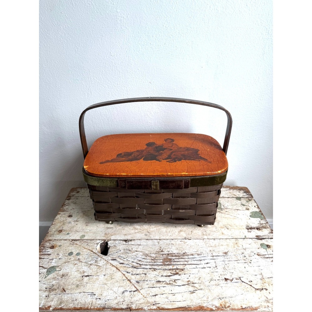 Vintage Romano Wicker Basket with‎ Lid & Printed Scene – Decorative Storage